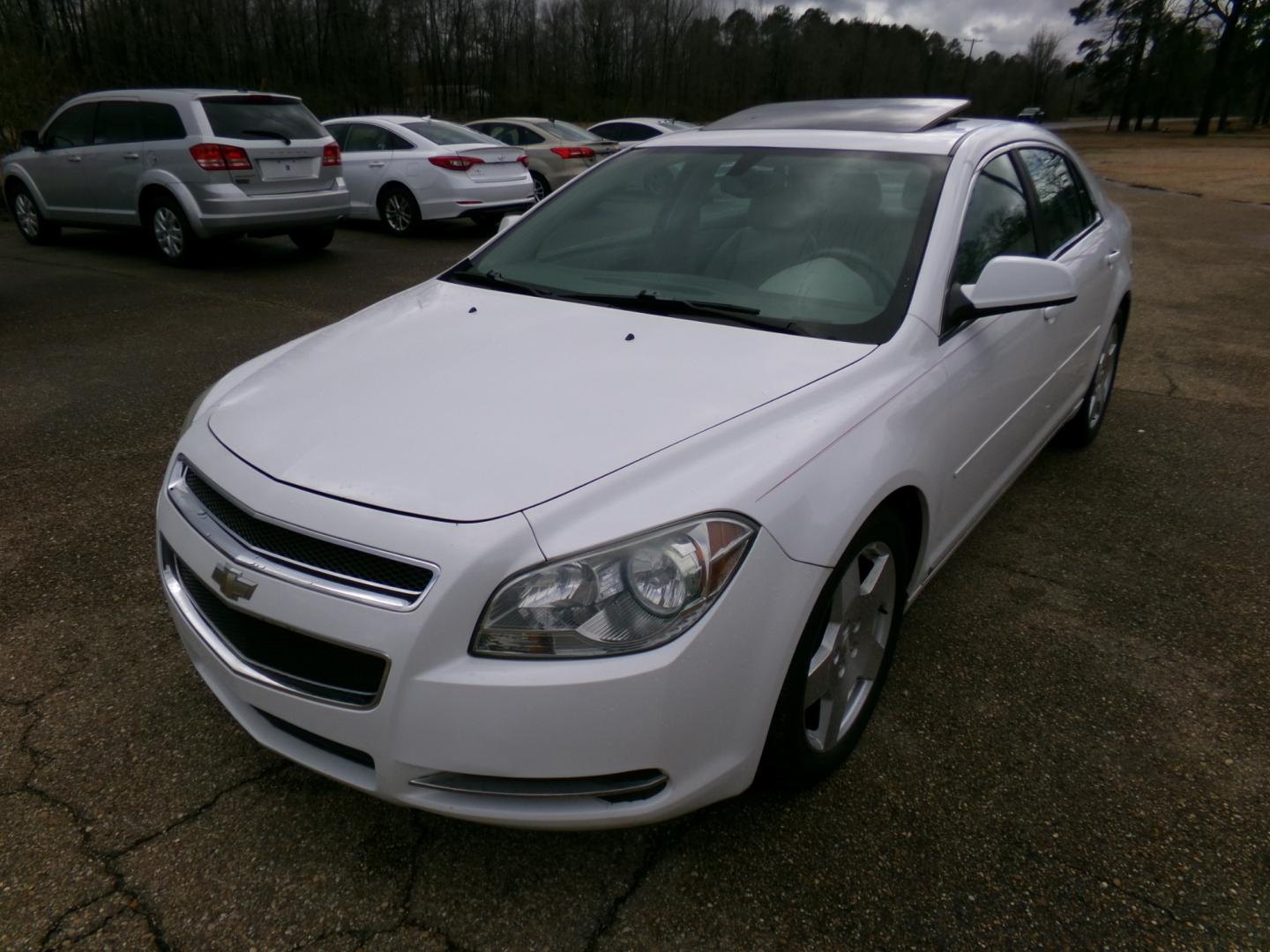 2009 White /Gray Chevrolet Malibu LT (1G1ZJ57779F) with an 3.6L engine, automatic transmission, located at 401 First NE, Bearden, AR, 71720, (870) 687-3414, 33.726528, -92.611519 - Photo#0